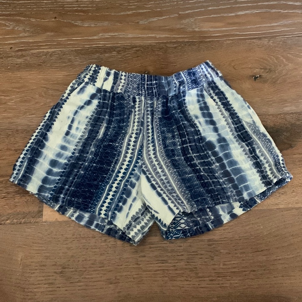 DizzyLizzy blue and white tie-dye high waisted shorts / size xxs